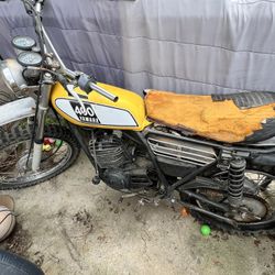 Yamaha 1975 Dt400