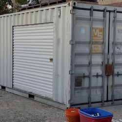 20 Ft Shipping Container With Roll Up Door Great Condition 