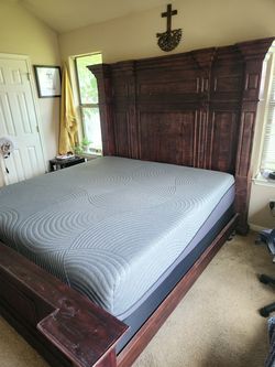 King size luxurious bed frame !