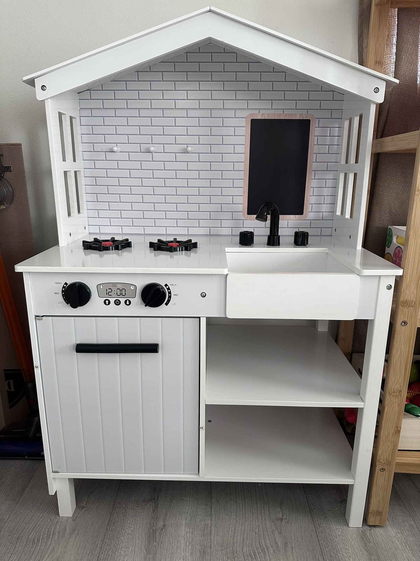 Play Kitchen 