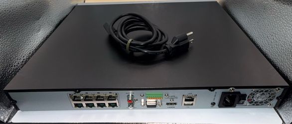 Hikvision 8CH NVR Ds-7608ni-e2/8p