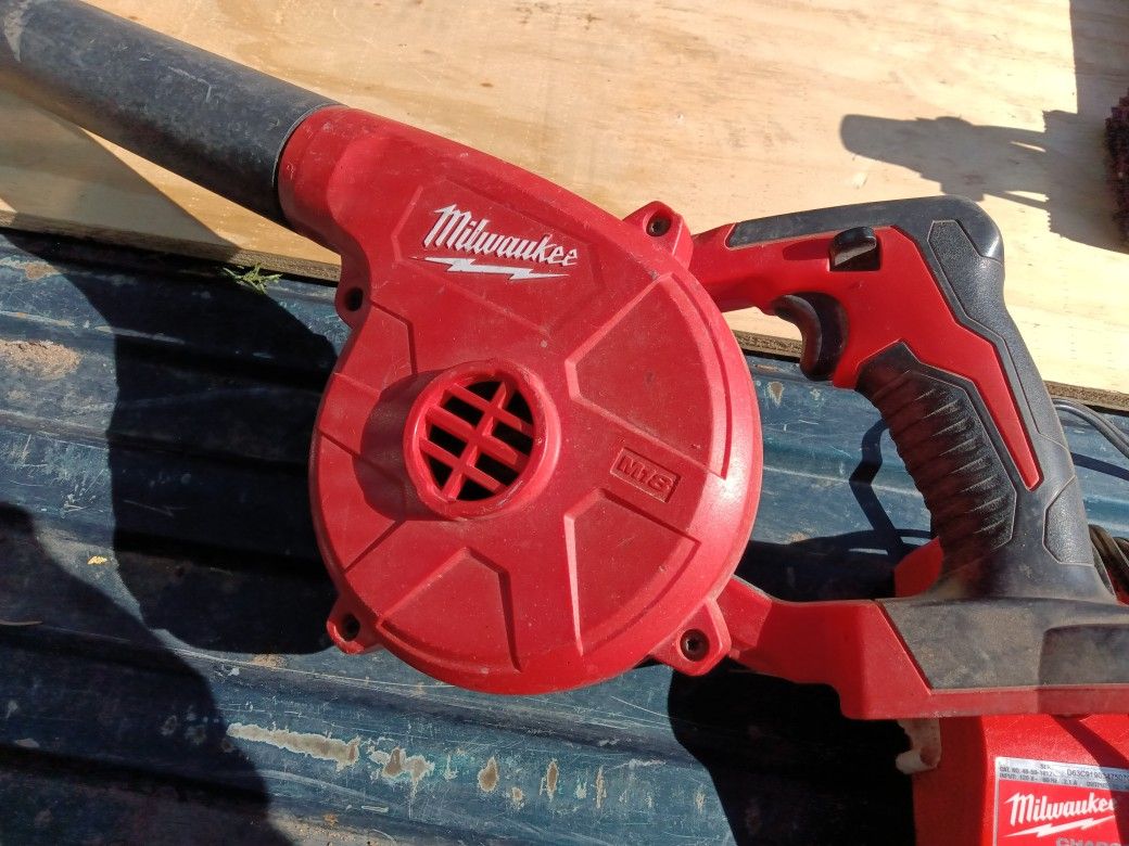 Milwaukee Compact Blower Hammer Drill Battery And Charger 