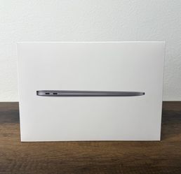 13" MacBook Air M1 8 Core*256GB SSD*8GB RAM