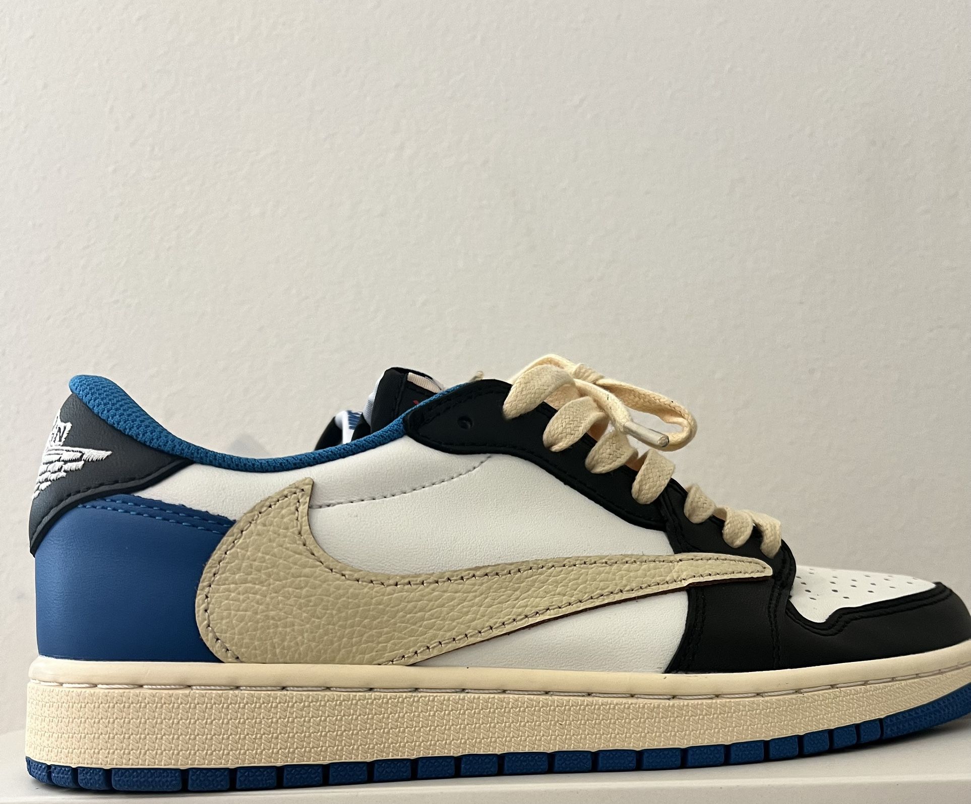 Travis Scott’s Size 9&10