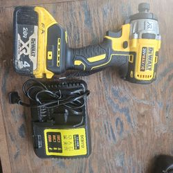 Dewalt 20 V Drill 
