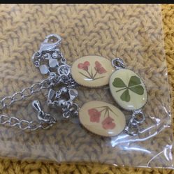Real Four Leaf clover Bracelet New