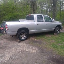 PARTING OUT ONLY  2003 DODGE RAM 1500,4X4,  NOT SELLING THE WHOLE TRUCK 