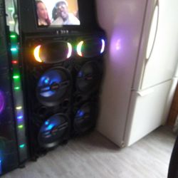 Bluetooth speaker with Built-in laptop