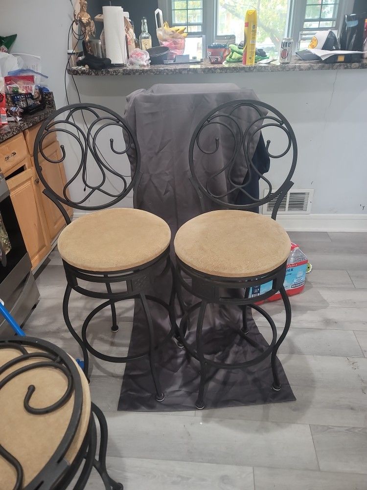 28 Inch Stools