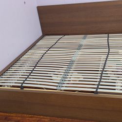 King Bed Frame With Trundle