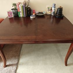Extendable Wooden Dining Table 