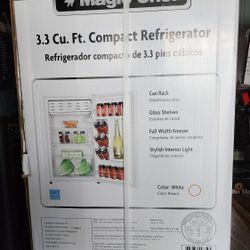 Magic Chef - 3.3 Cubic Feet - Refrigerator 