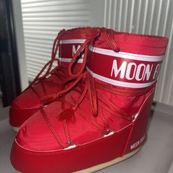 Moon Boots Size 4/5/6
