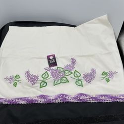 Vintage Thread crocheted Hems Standard Size Embroidered Pillowcases  Pair