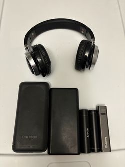 Wireless headphone and battery bank lot