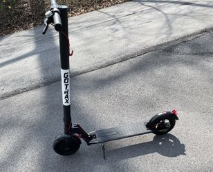 GOTRAX electric scooter GXL-V2 mint! Goes 15.5 MPH, Range 12 miles