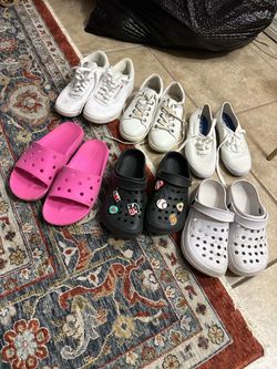 Lot of shoes 2