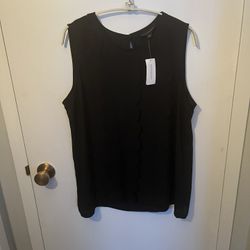 Banana Republic Woman’s Sleeveless Summer Bkack top. Size L. NWT.