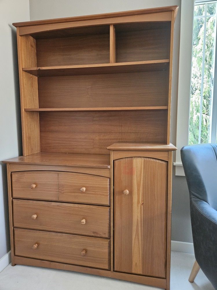 Storkcraft Wood Dresser with Hutch