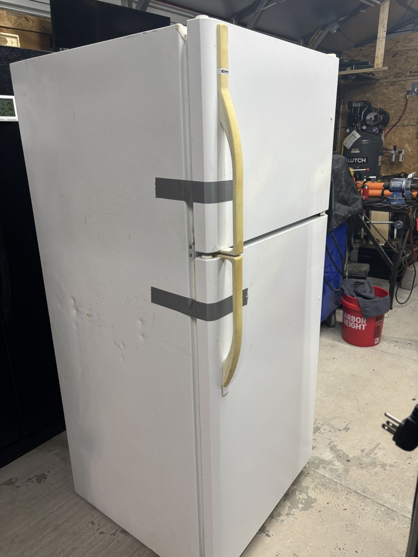 Whirlpool Working Refrigerator 