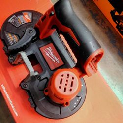 Milwaukee
M12 12V Lithium-Ion Cordless Sub-Compact Band Saw (Tool-Only)