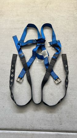 3M “First” safety harness