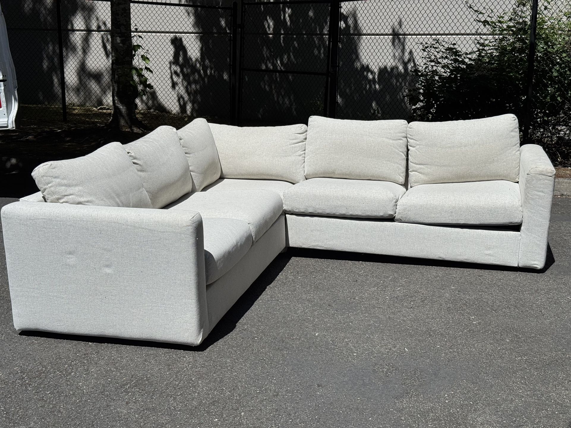 Light Beige Sectional Couch Sofá (Free Delivery)🚚