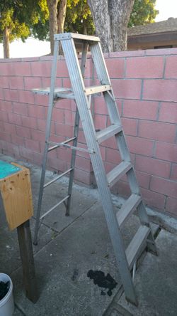 6ft Aluminum Ladder
