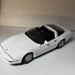 1992 Corvette ZR-1 Convertible (White) - 1:18 Diecast Model Car by Maisto