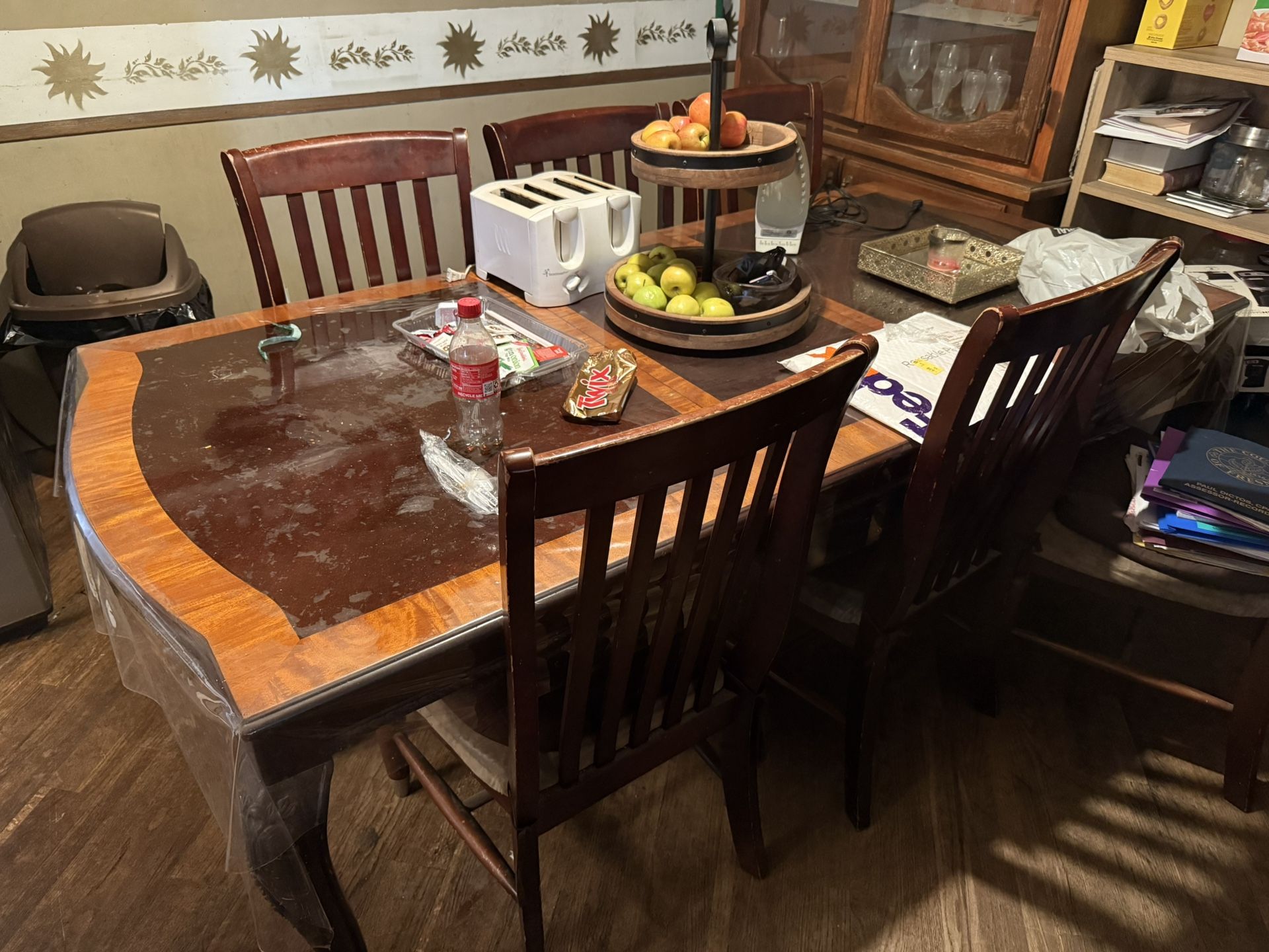 Dinning Table With Chairs