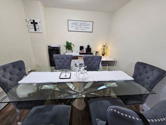 Dining table & chairs set