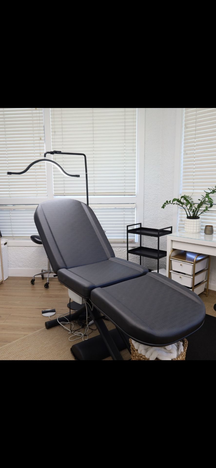 Esthetician, PMU, Lash chair/bed