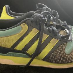 Adidas Sneakers