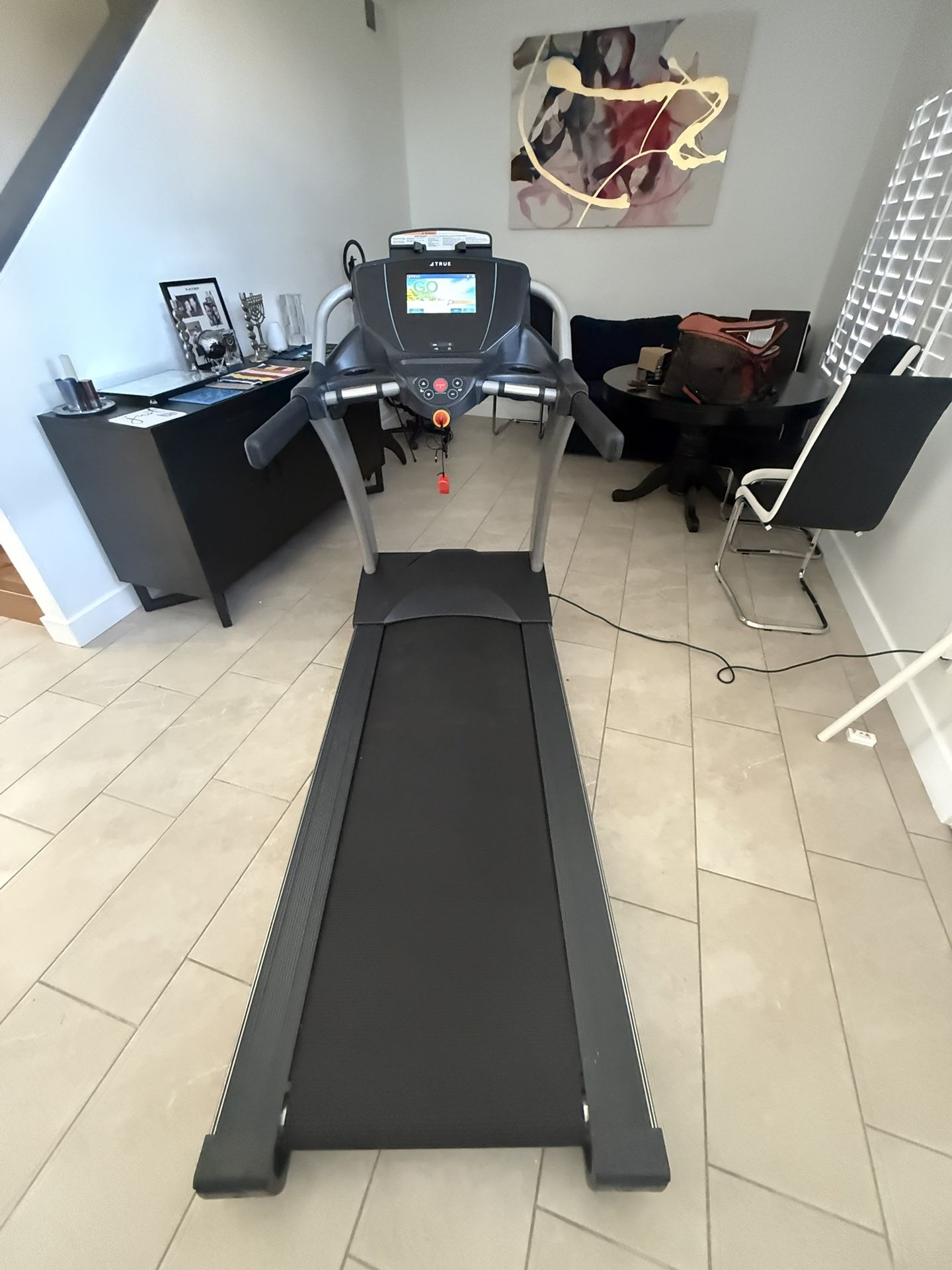 True Performance 800 Treadmill Priced To Move