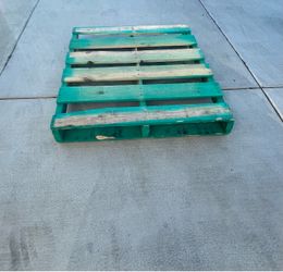 $3 wood pallet