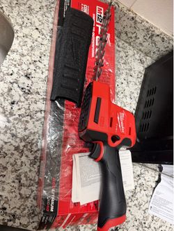 Milwaukee M12 Hedge Trimmer