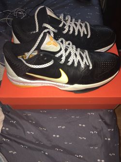 Nike Zoom Kobe V Size 10.5