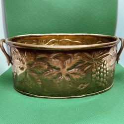 Vintage Solid Brass Oval Planter With Handles. Pretty Design 