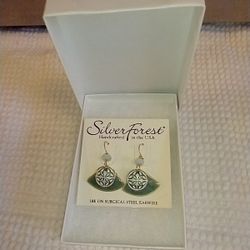 NWT Celtic Design Earrings