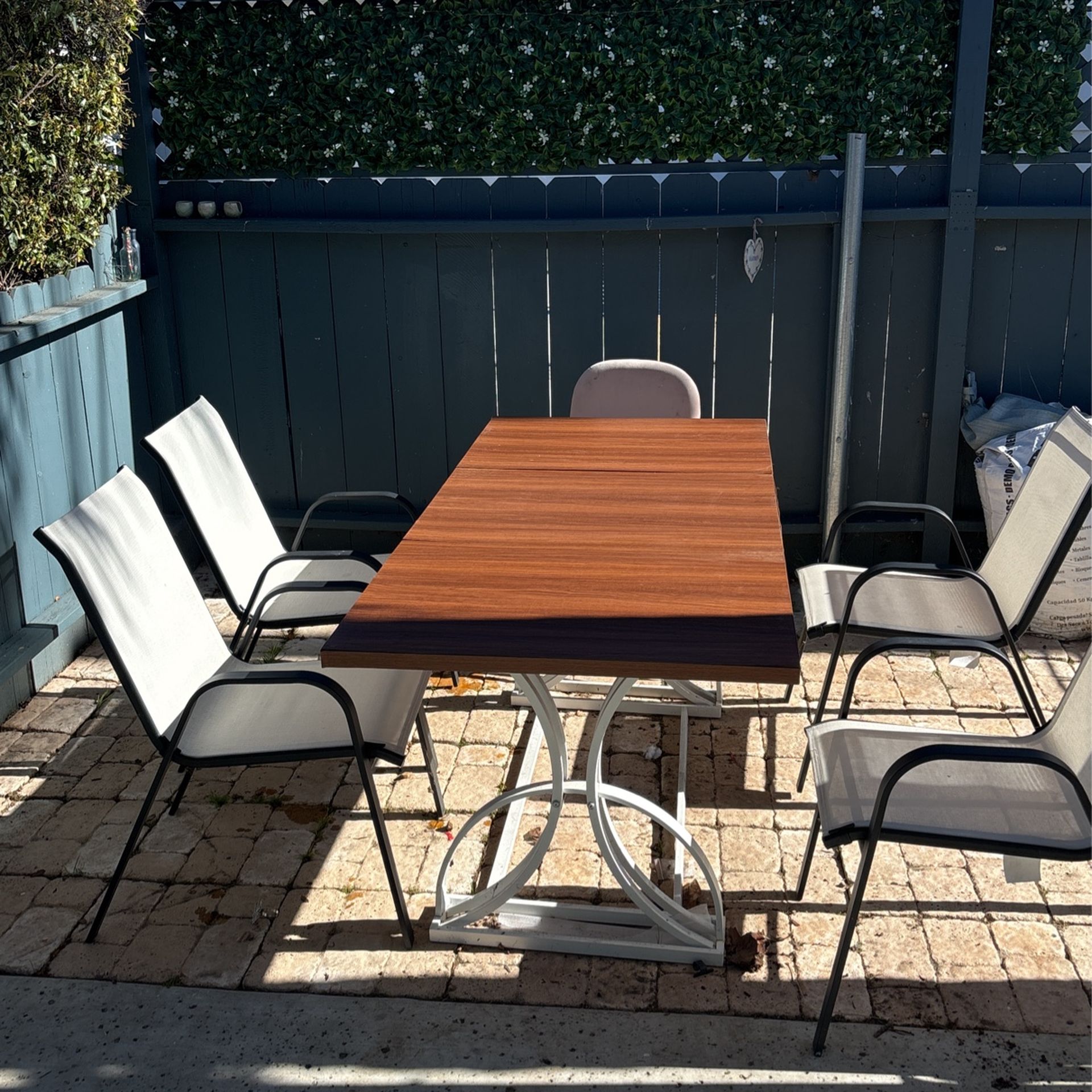 Dining Table (outdoor)