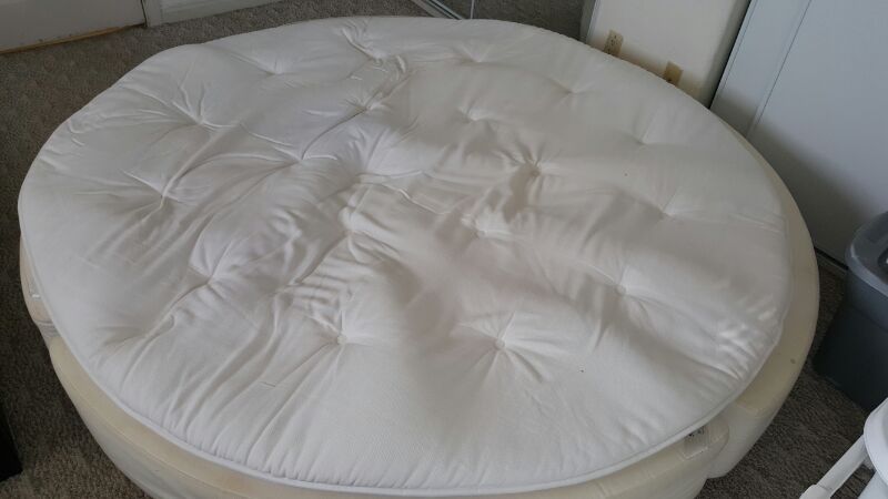 Round bed Ikea Sultan Sandane 80 inches fits king sheets