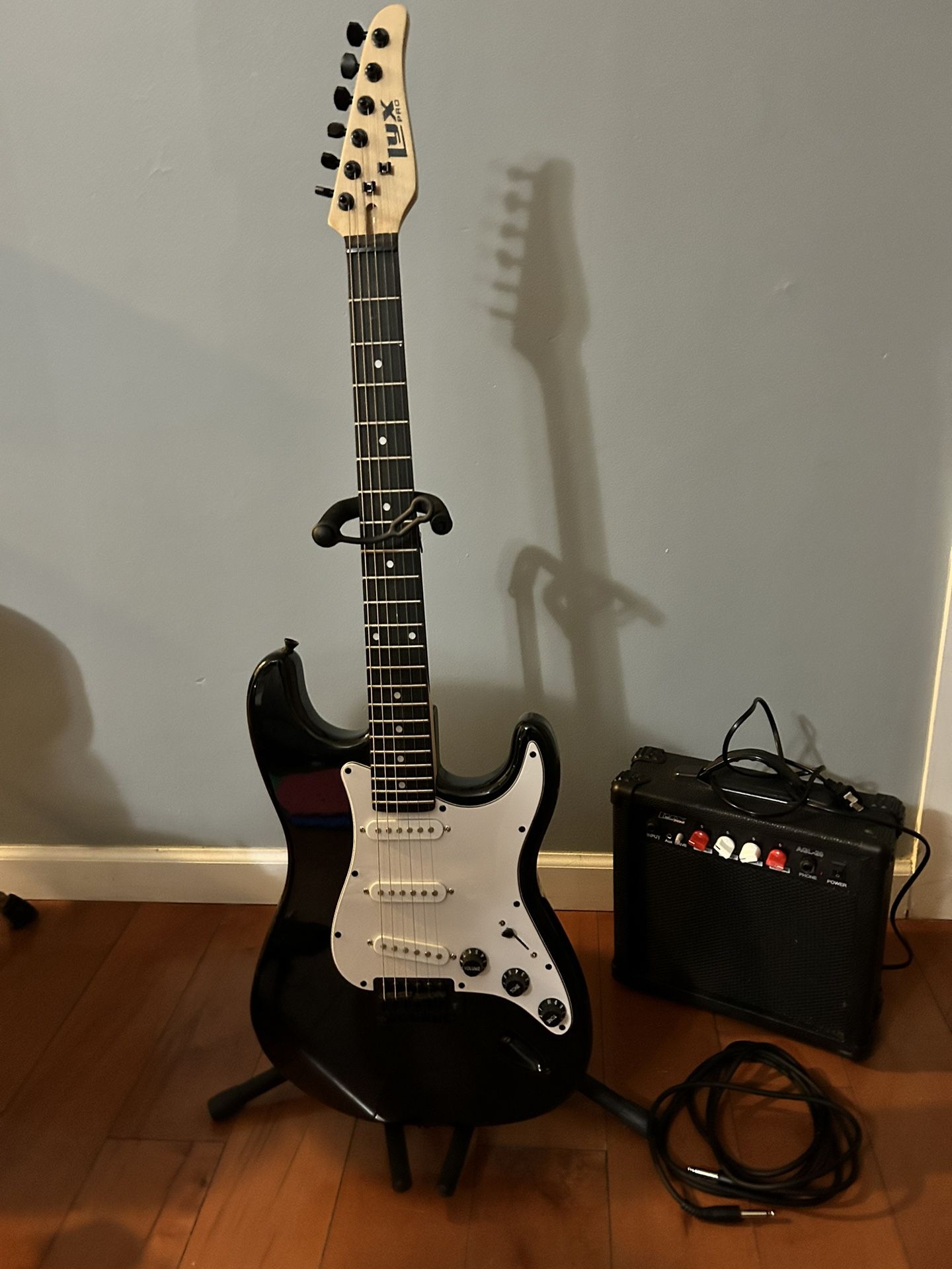 Lyx Pro 39” Electric Guitar With Stand