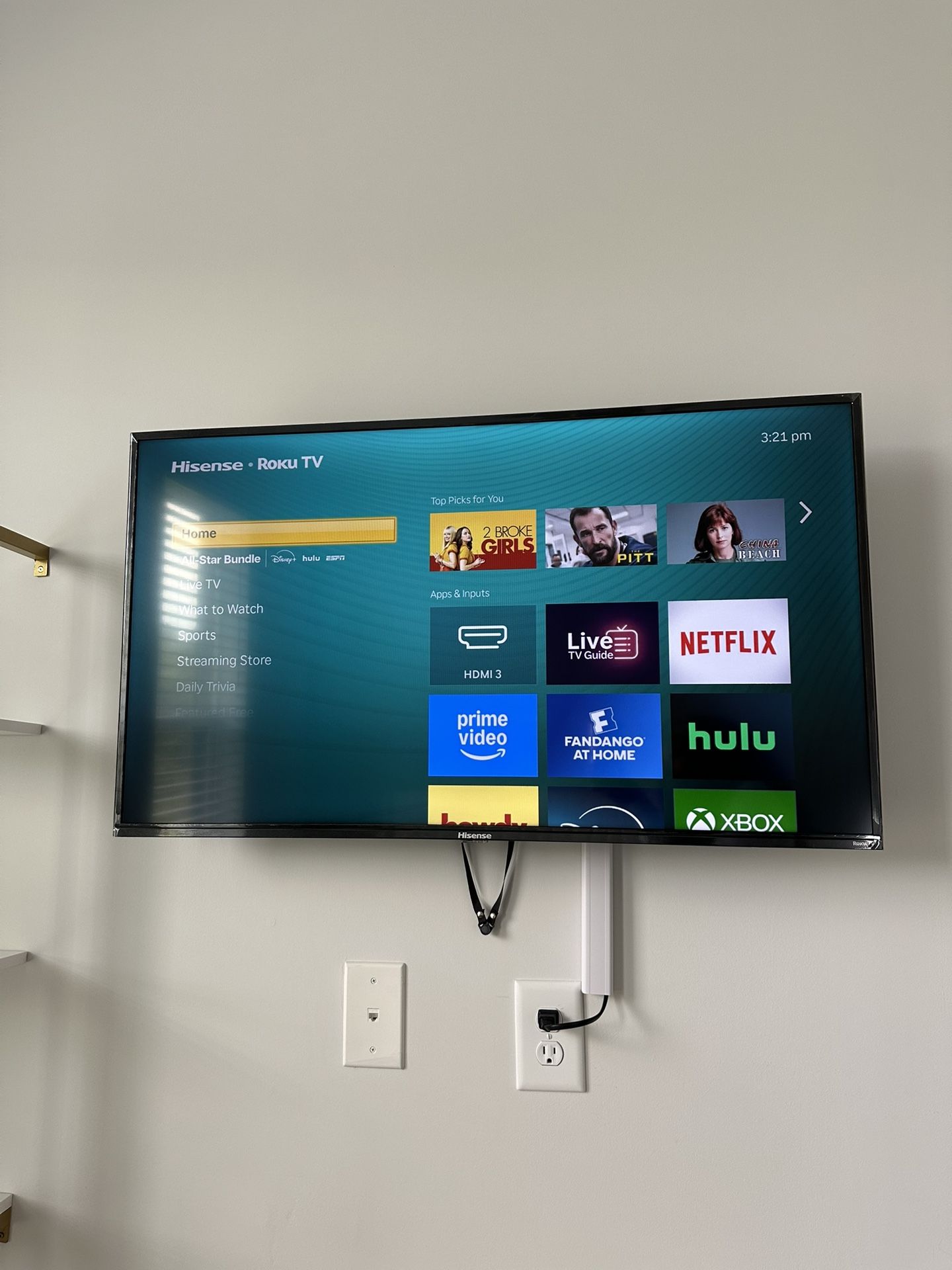 40’ Roku TV With Mount