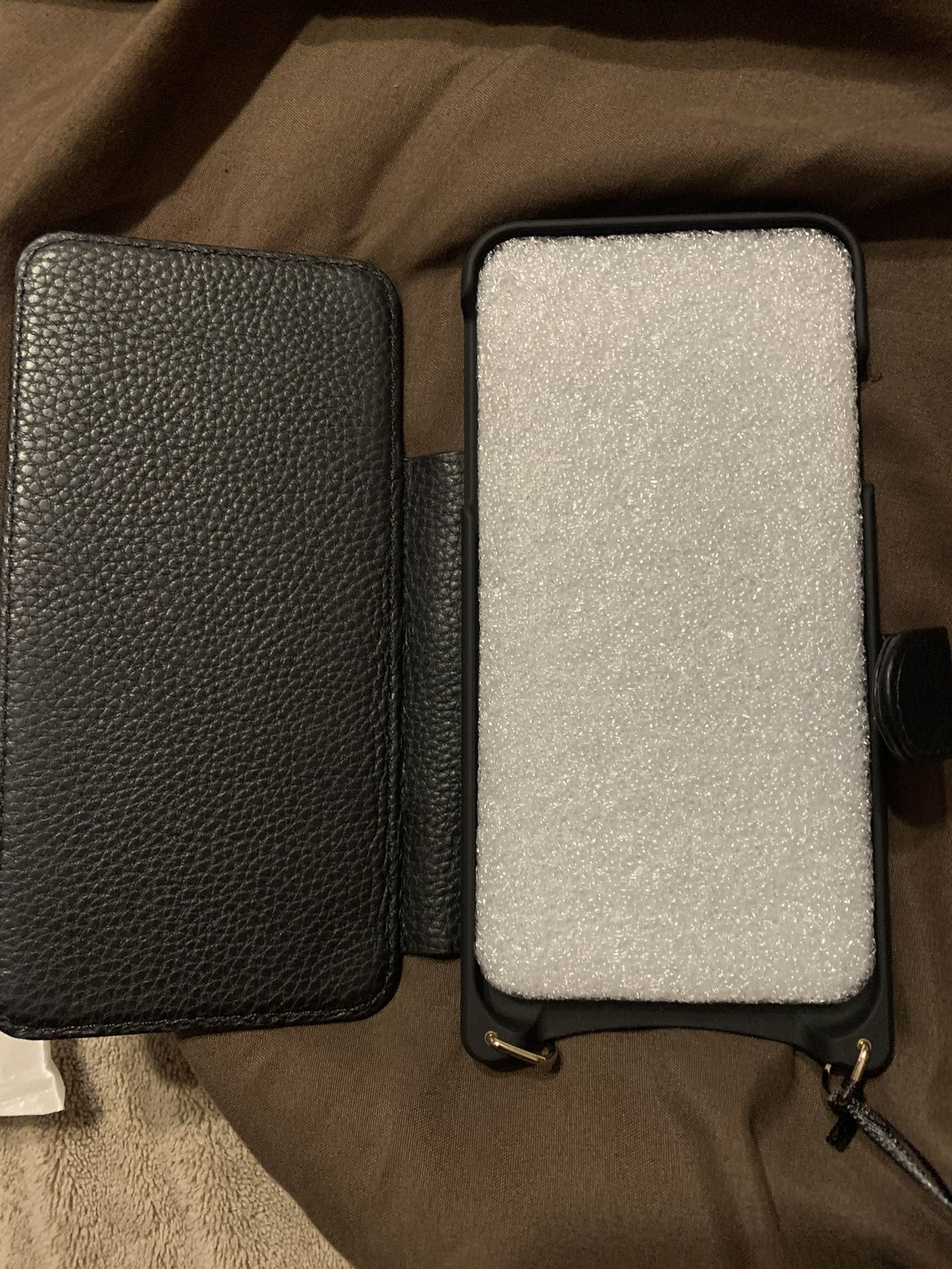 XS MAX BANDOLIER PHONE CASE
