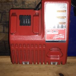Milwaukee M18 & M12 Rapid Charger 