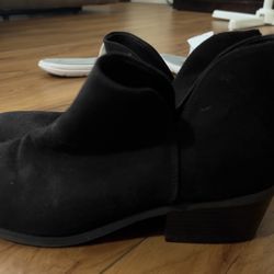 Size 9 Women’s Ankle Boots