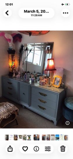 Vanity/dresser