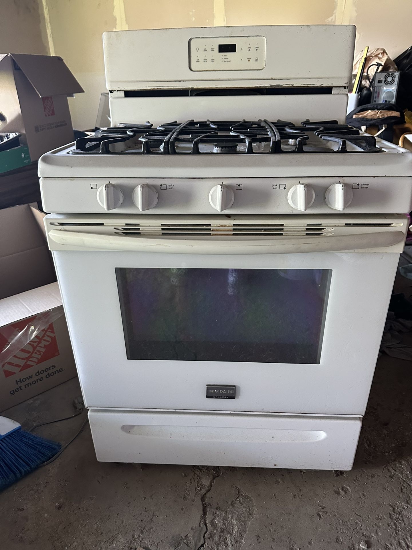 Frigidaire Gas Stove