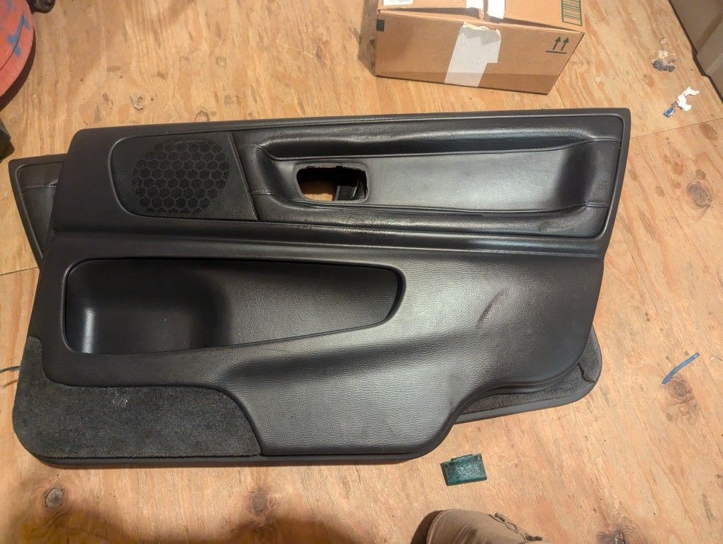 V70r Door Panels