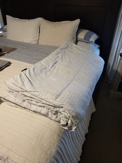 Tommy Hilfiger King Comforter